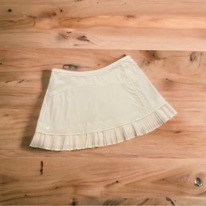 Lululemon white pleated skirt, size 4, nearly new
